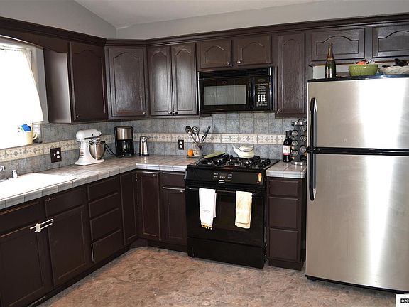 3rd image of 1296 Topaz Ln