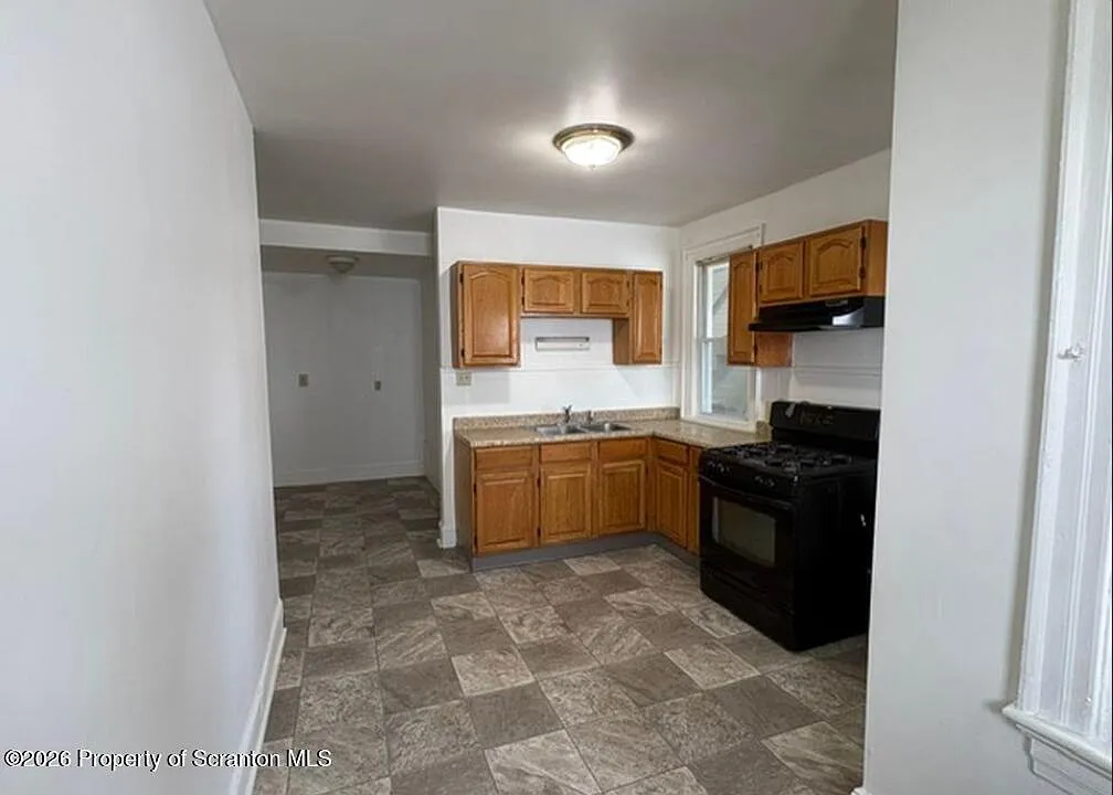 2 bed, 1.0 bath, 1100 sqft, $1,250 — Photo 3