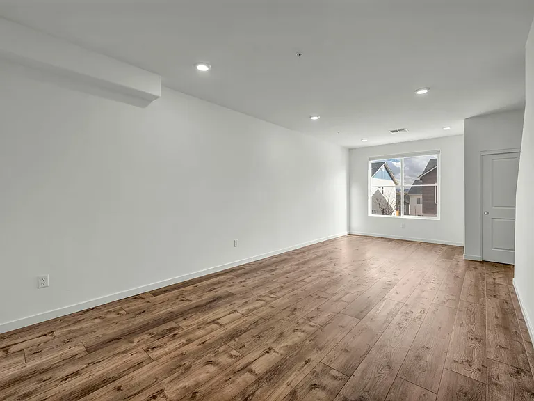 545 Gloria May Ln — Photo 18
