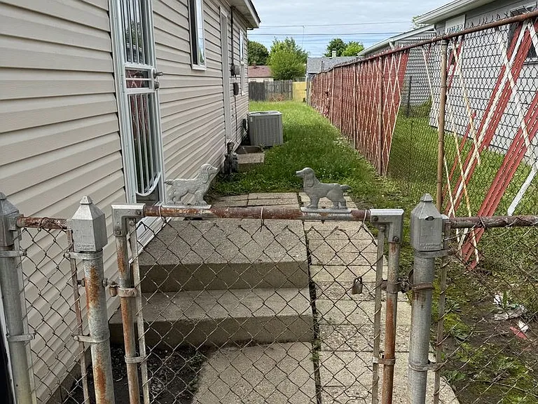 3706 Hoyt Ave — Photo 18