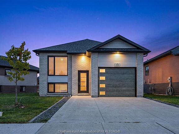 2nd image of 203 Moonstone Cres