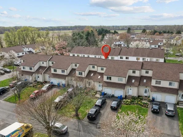 8 Bayleaf Dr, Lumberton, NJ 08048