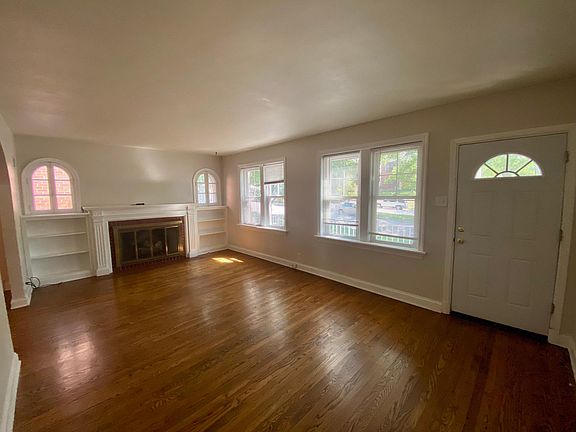 3rd image of 7561 Hoover Ave #B