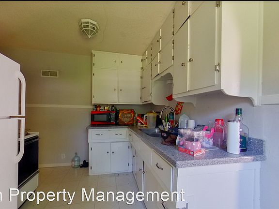 3rd image of 718 Thurston St APT A