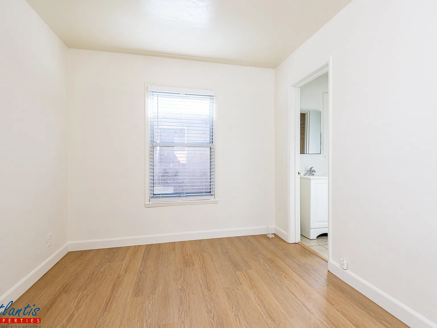 2 bed, 700 sqft, $2,195 — Photo 4