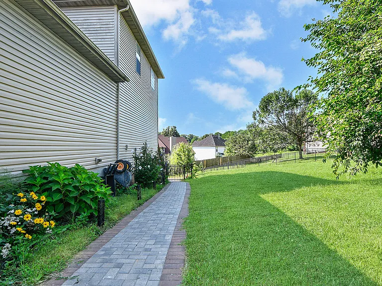 12614 Bay Tree Way #B — Photo 18