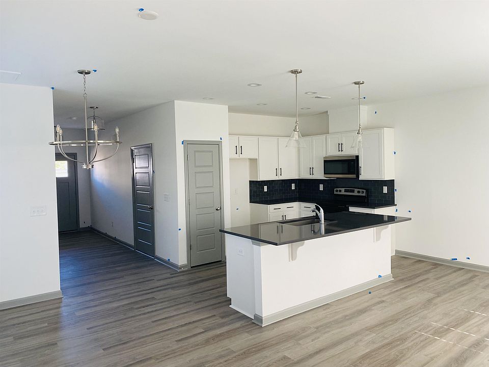 2nd image of 35 Curren Dr