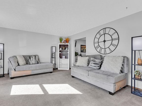 4th image of 144 Garston Ct