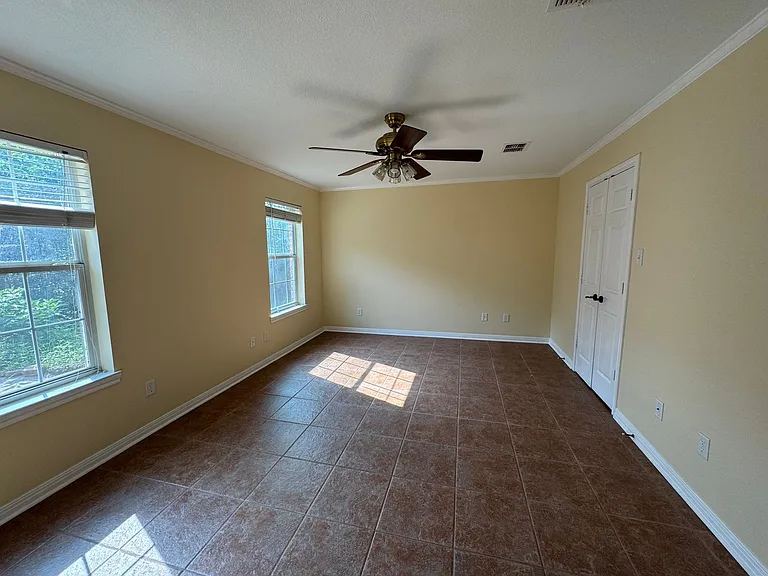 4112 Evergreen Cir — Photo 10