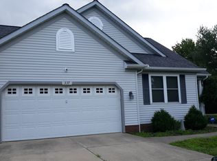 337 Danbury Ln, Richmond Heights, OH 44143