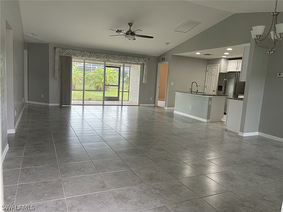 2nd image of 511 SW 29th St