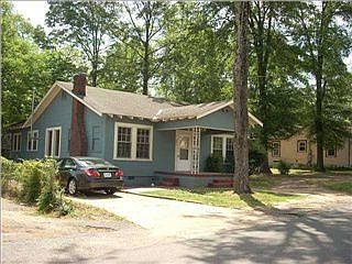 5th image of 925 23rd Ave E