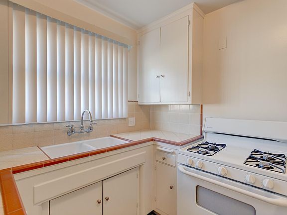 3rd image of 8107 Lincoln Blvd #8111-1/2