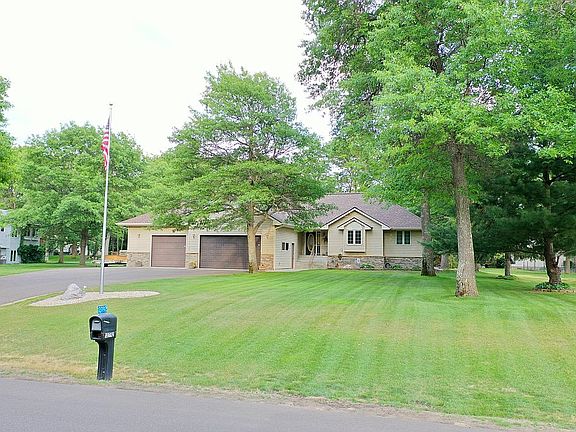 4th image of 12792 Parkwood Dr