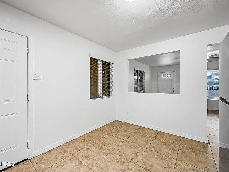 4115 N 18th Dr — Photo 8