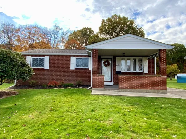 1061 Coral Cir, Conway, PA 15027