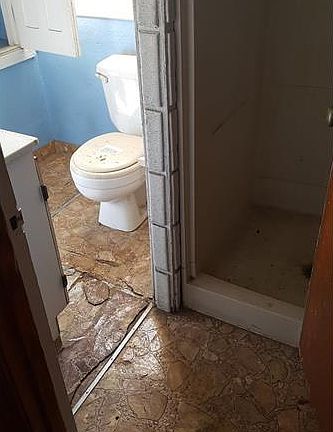 5th image of 139 Stewart Ave