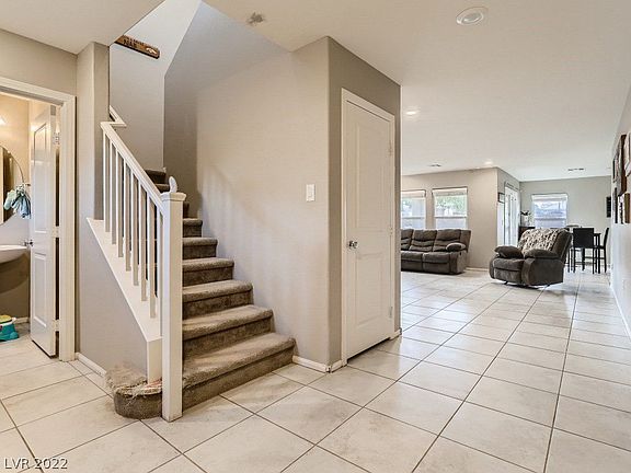 3rd image of 6631 Angelina St
