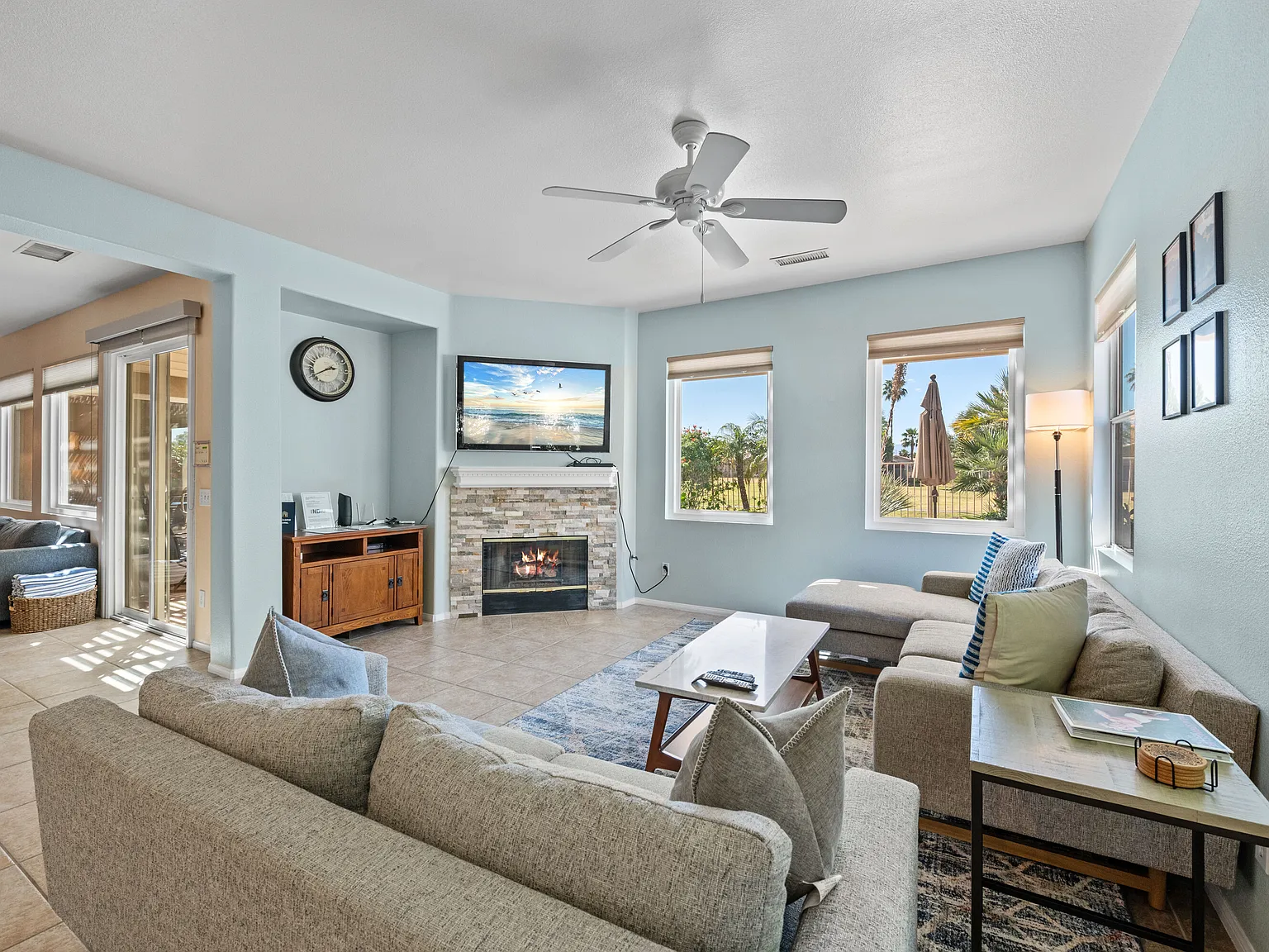 3 bed, 2212 sqft, $4,000 — Photo 3