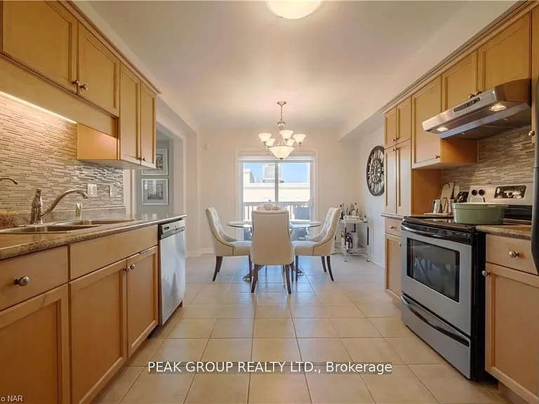 9 Flynn Ct — Photo 3