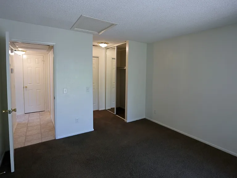 Sunset Pointe — Photo 3