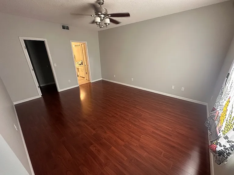 12550 Castlemain Trl — Photo 4