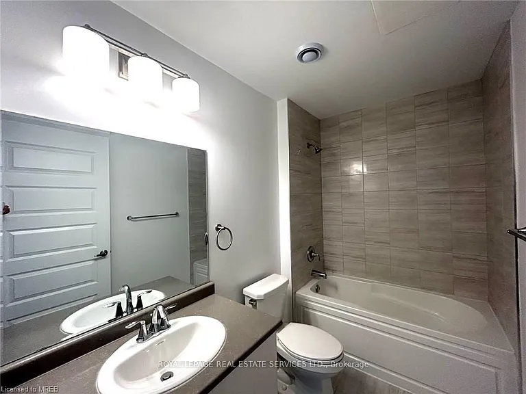 128 Grovewood Cmn #202 — Photo 23