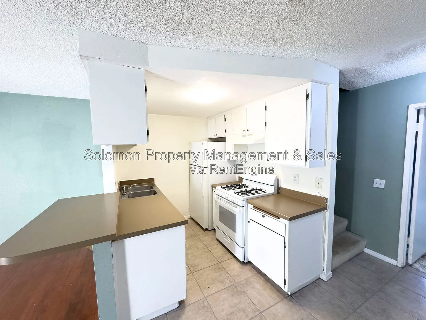3 bed, 2.0 bath, 1100 sqft, $3,145 — Photo 3