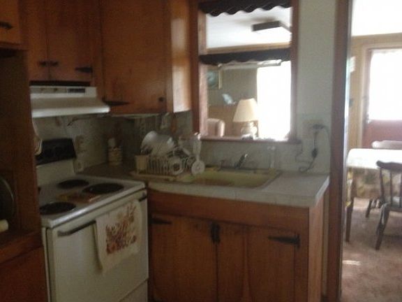 4th image of 2220 Lime Ave