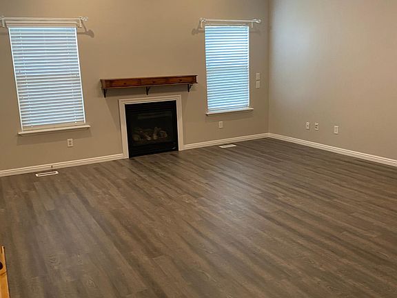 2nd image of 4307 N Chestnut Oak Dr