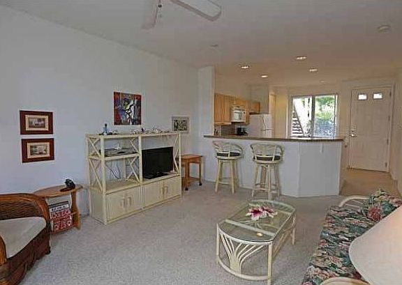 4th image of 75-6009 Alii Dr APT C3