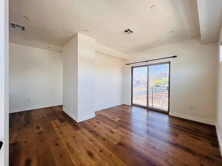 250 S Burlington Ave #250 — Photo 18