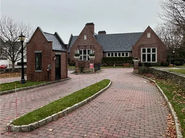 77 Havemeyer Lane #304, Stamford, CT 06902