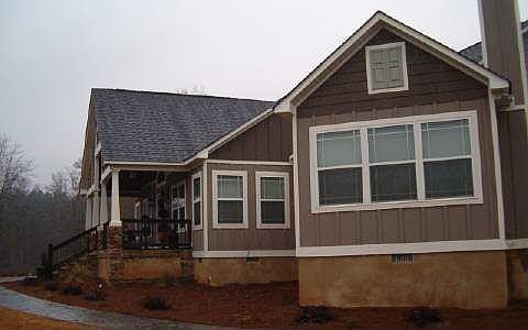 2nd image of 576 Nelson Rd NW