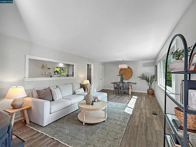 8 Cherry Hills Ct — Photo 21