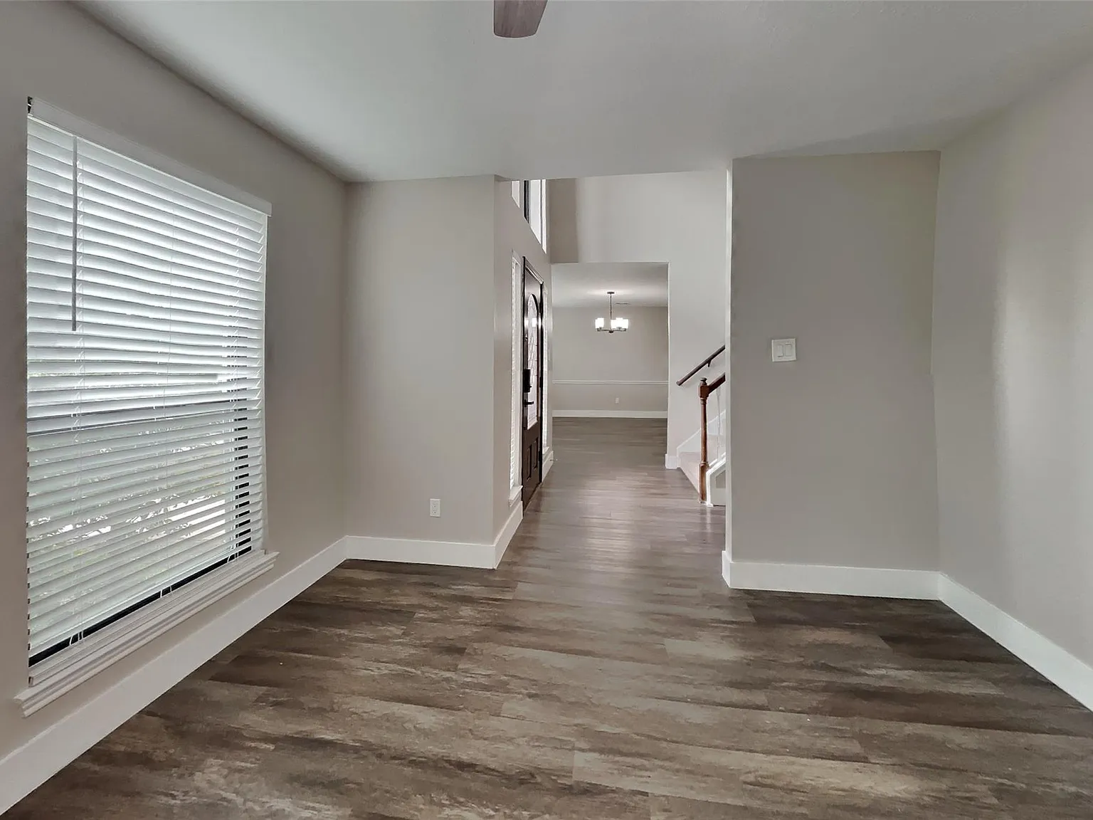 4 bed, 2.5 bath, 2291 sqft, $2,300 — Photo 3
