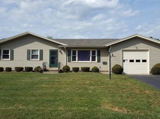 74 Mary Dr, Rochester, NY 14617