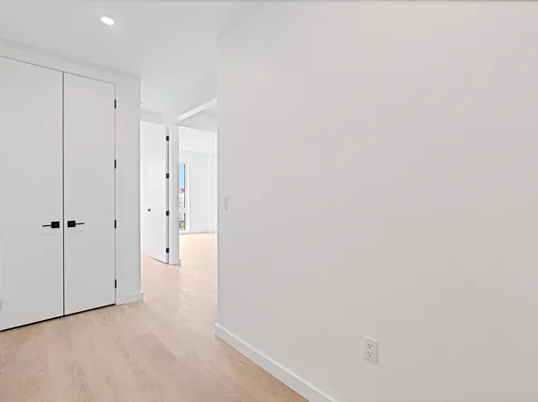 172-02 Hillside Avenue image 9 of 15