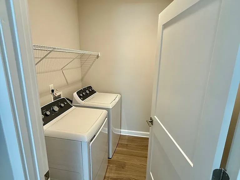 8041 Joy Crossing Ln — Photo 17