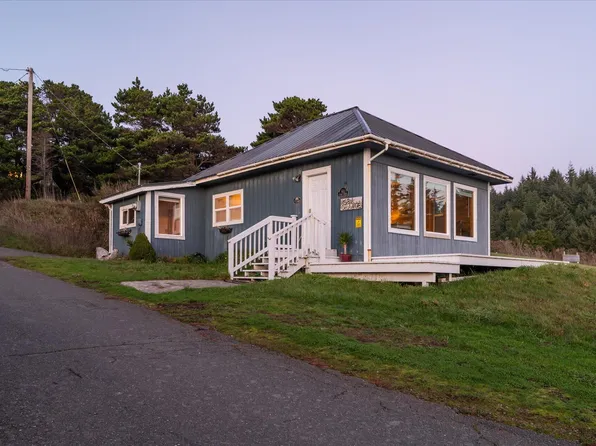 610 Deady St, Port Orford, OR 97465