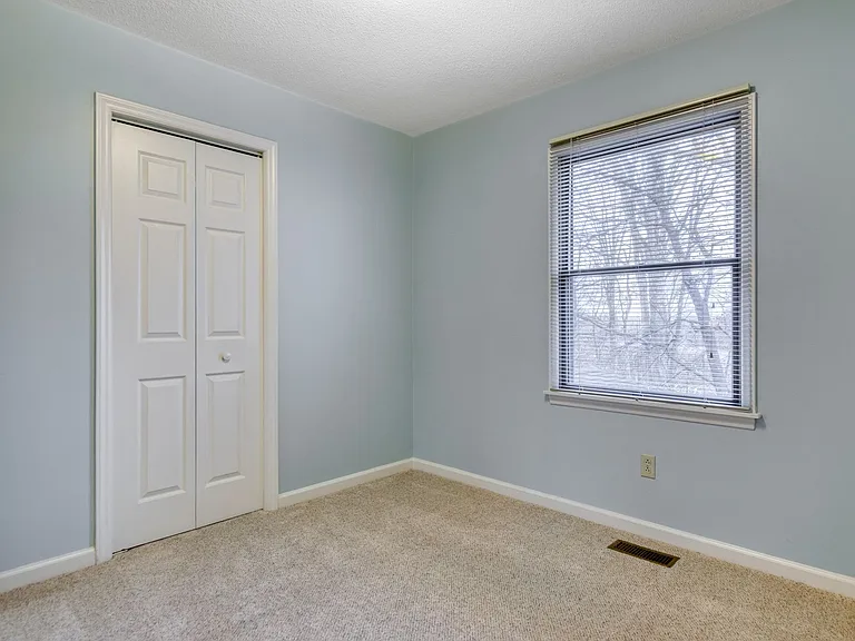 179 Franklin Parke Ct — Photo 10
