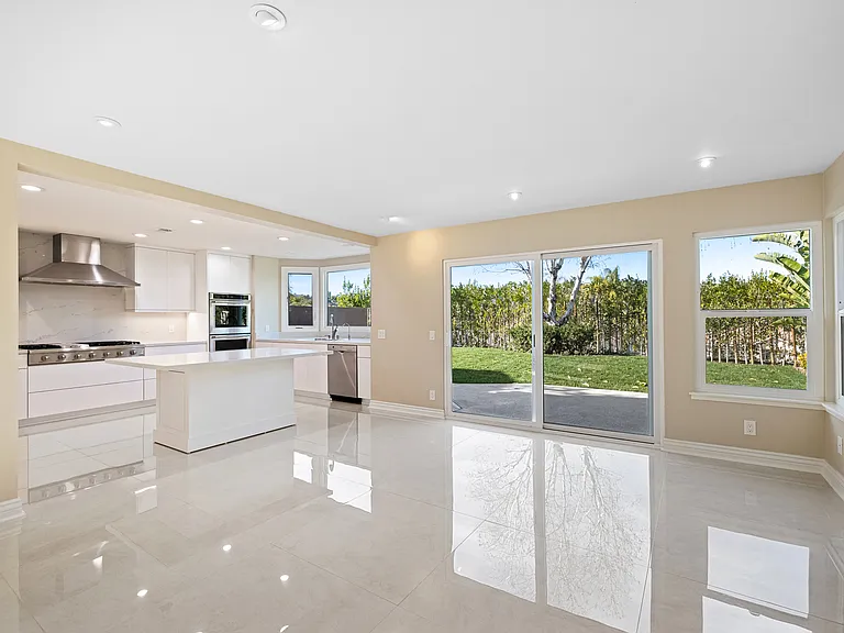 24675 Vista Cerritos — Photo 40