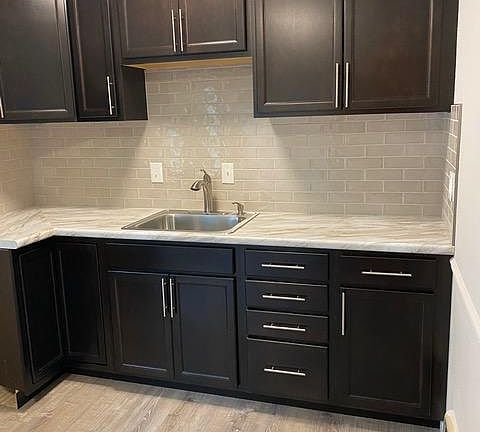 5th image of 7136 Marwinette Ave