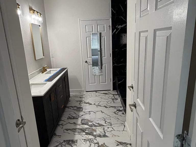 2096 Kings Palace Dr — Photo 1