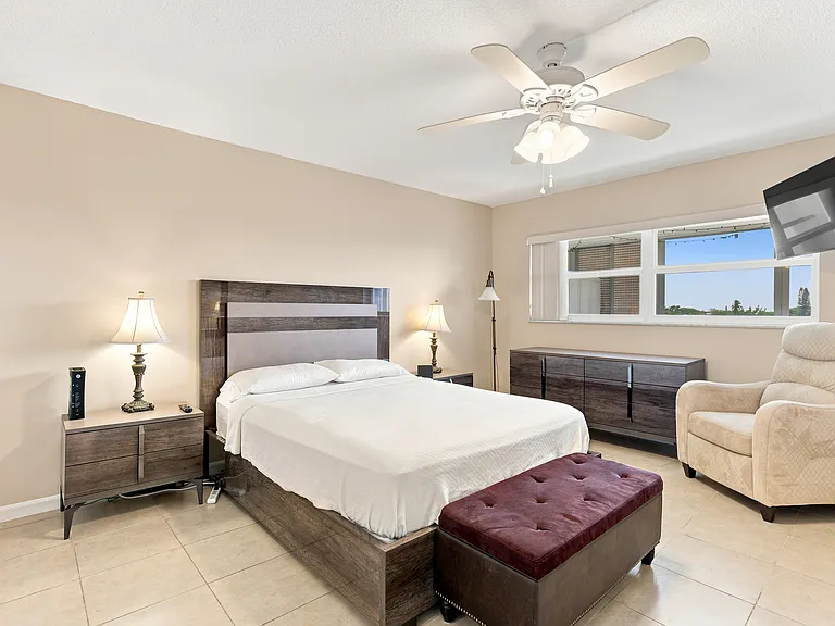 950 Hillcrest Dr #507 — Photo 5