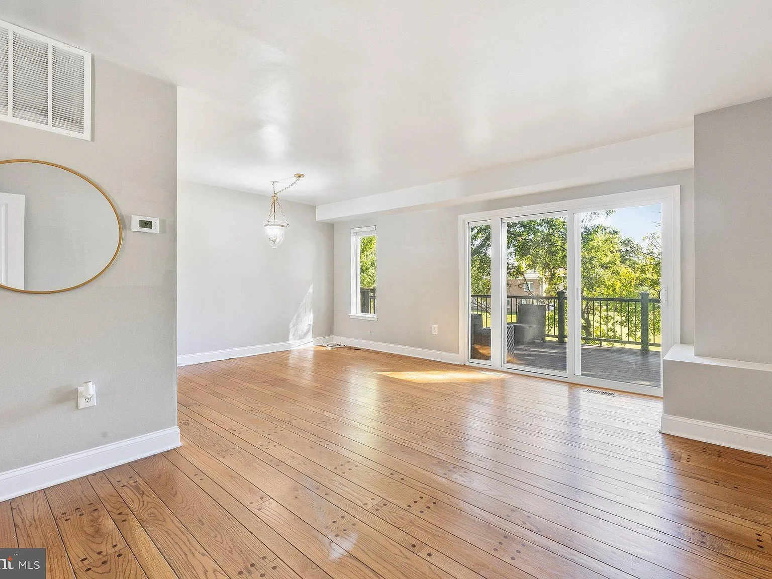 2 bed, 1.5 bath, 1560 sqft, $2,250 — Photo 3