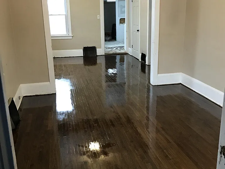 308 W Scott St — Photo 3