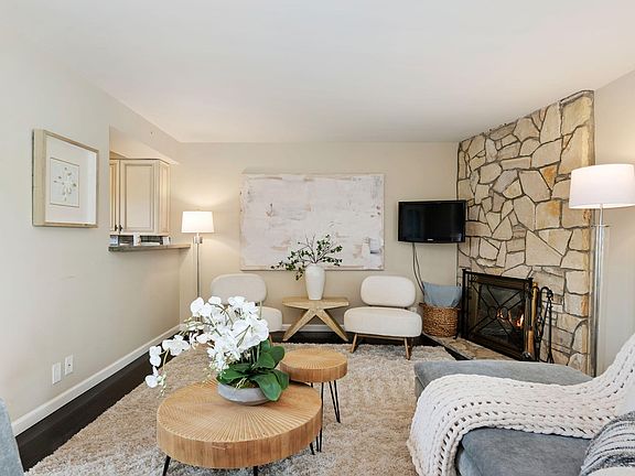 5th image of 257 Moreton Bay Ln Unit 2