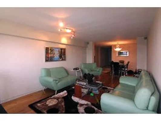 Sold by Superior Realty Service | media 17