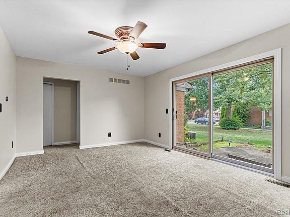 4th image of 3719 Old Creek Rd